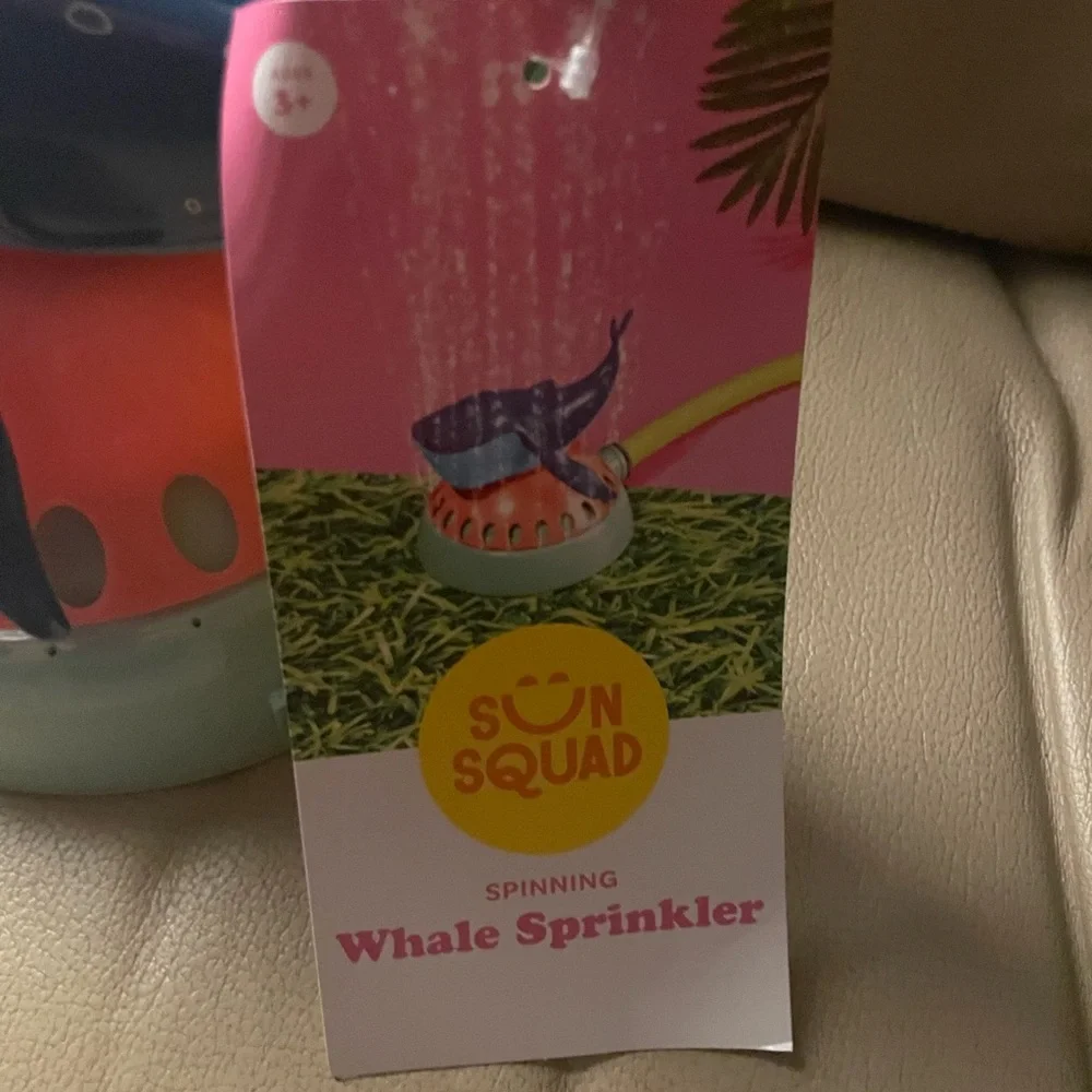 Blue Whale Toy with Pink Base Spinning Sprinkler Sun Squad NWT Outdoor Fun Wet